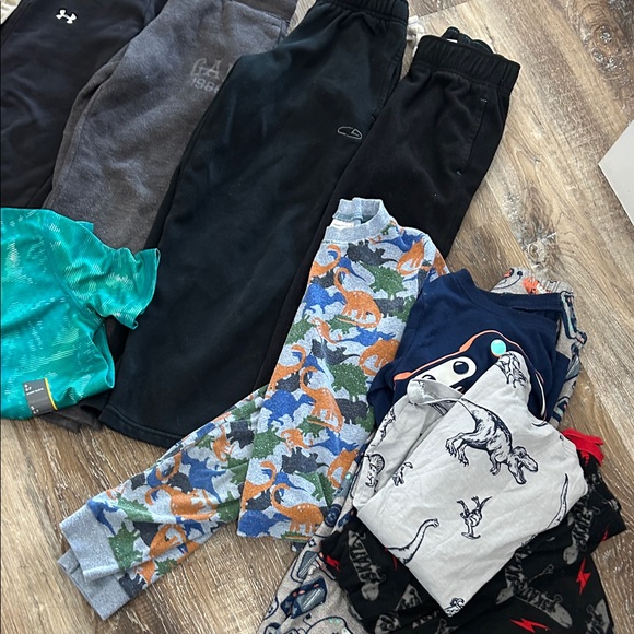 Boys 6/7 LOT - Picture 4 of 5